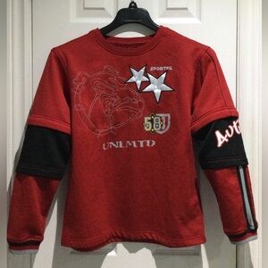 Sportex Y2K Red and Black Graphic Crewneck Sweatshirt with Color-Blocked Sleeves